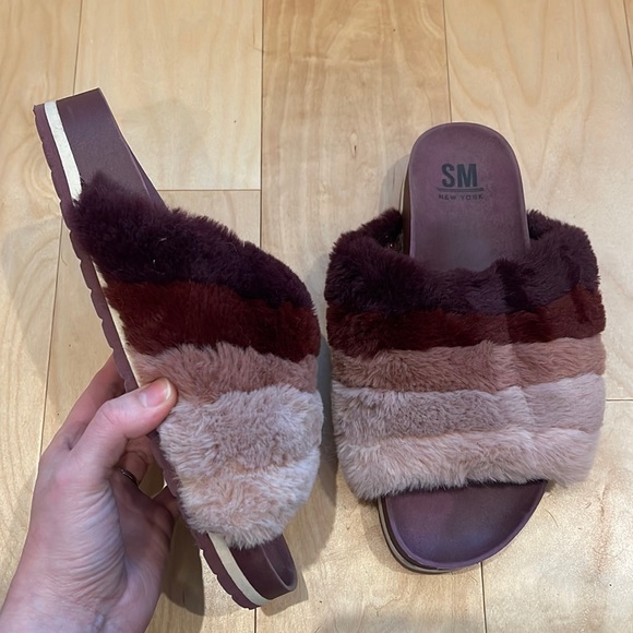 SM New York Shoes - SM New York Saulsalito Fuzzy Faux Fur Slippers Size 9